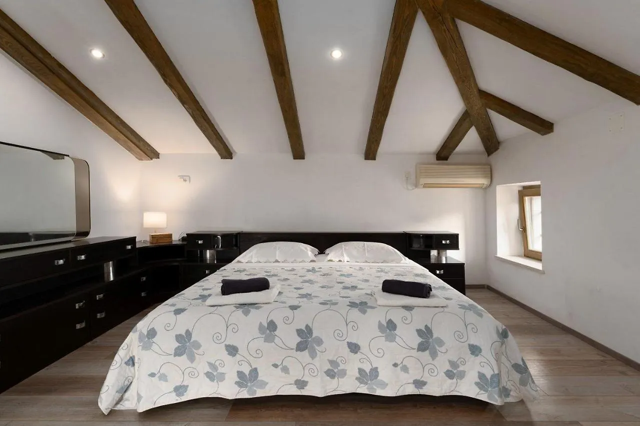 Paris Apartment Porec