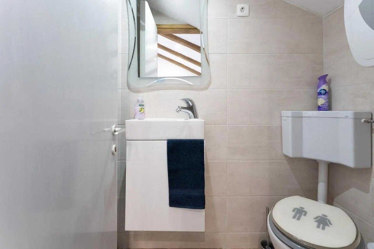 Paris Apartment Porec 0*,